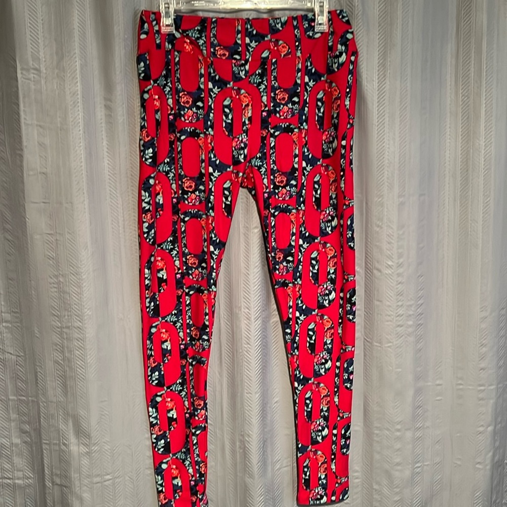 LuLaRoe Tall & Curvy Leggings